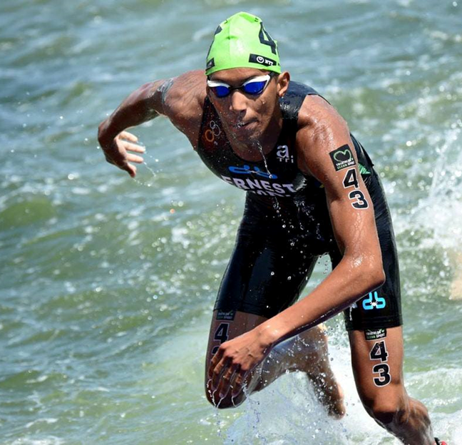 Gregory en activité de triathlon - course